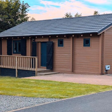 Rustic Lodge Retreat At Riverview Holiday Park Newcastleton Экстерьер фото