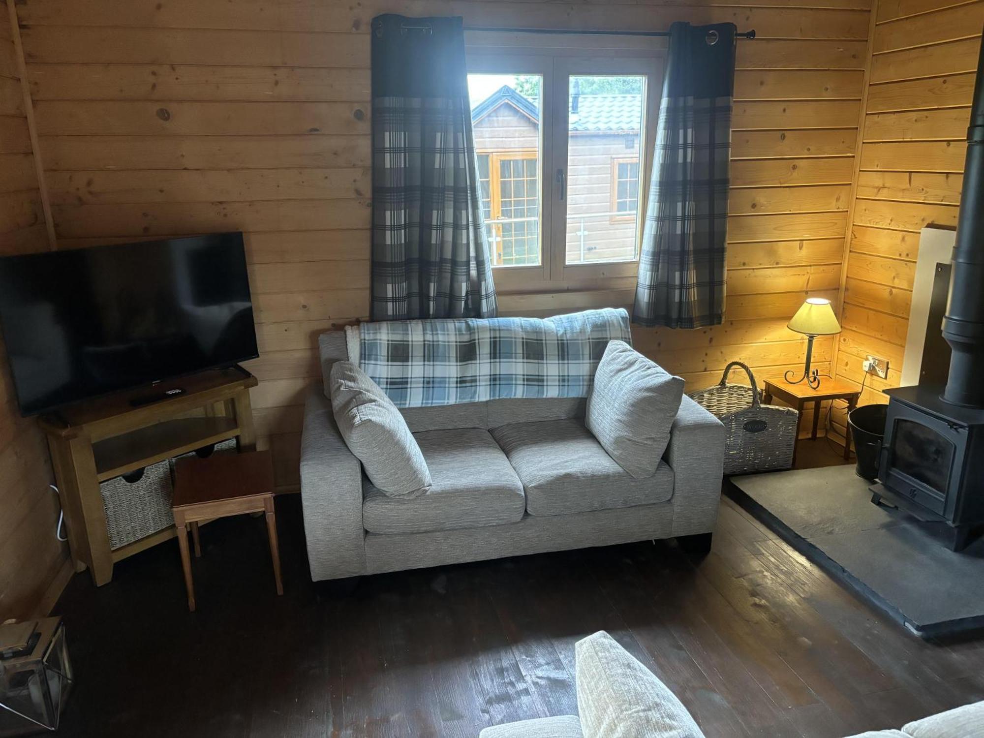 Rustic Lodge Retreat At Riverview Holiday Park Newcastleton Экстерьер фото