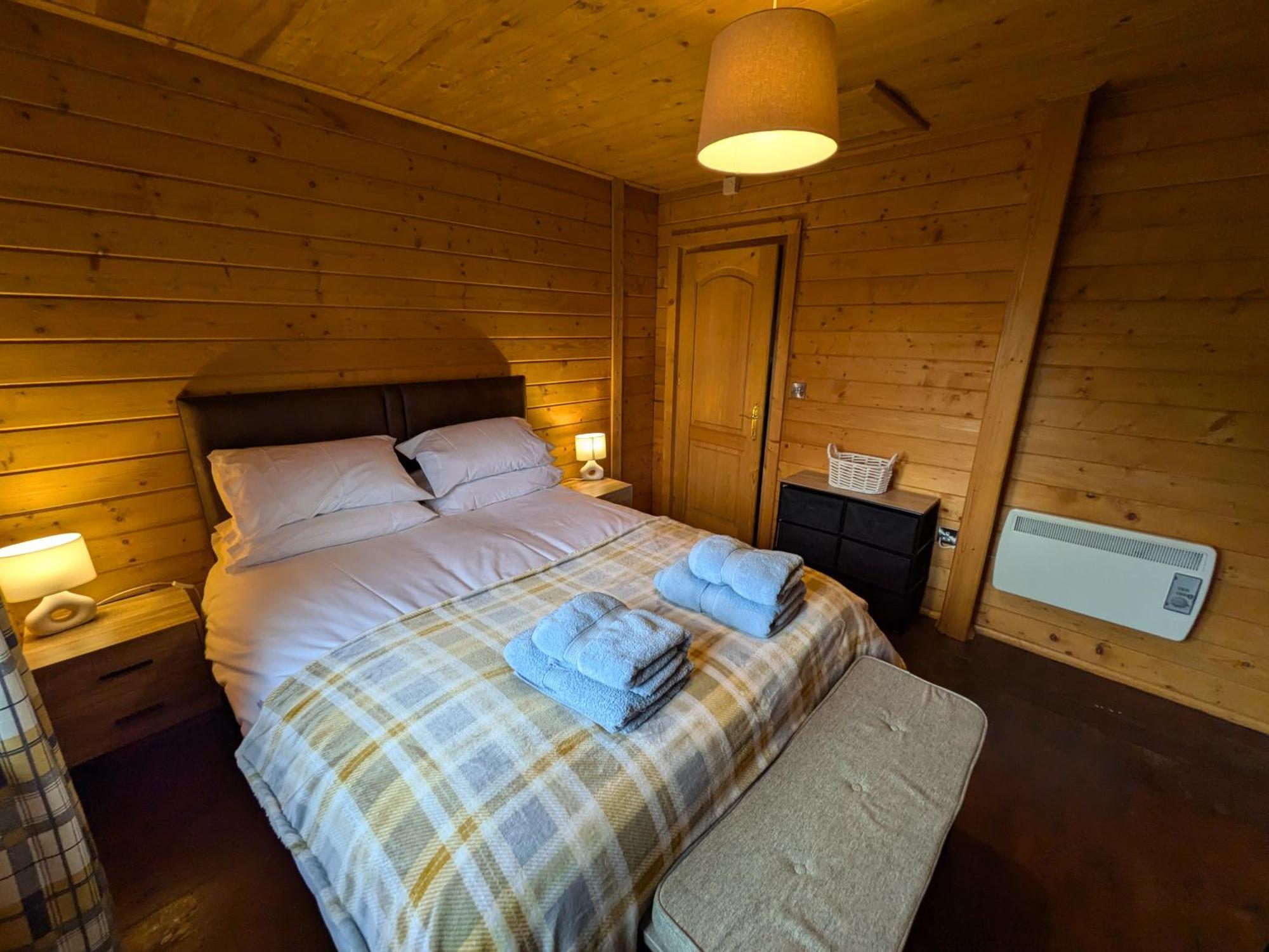 Rustic Lodge Retreat At Riverview Holiday Park Newcastleton Экстерьер фото